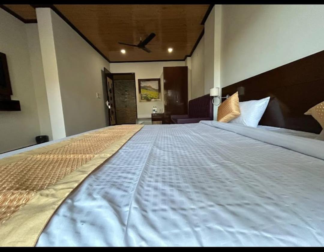 Hotel 7 Heavens Массури Экстерьер фото